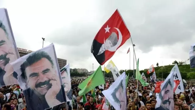 Hdp'liler, Seçim Sonucunu Bakırköy'de Kutladı Hdp'liler, Seçim Sonucunu Bakırköy'de Kutladı
