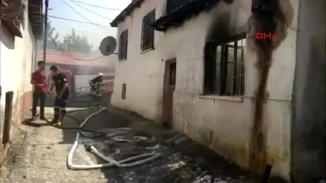 Kırkağaç Tek Katlı Ev Yangında Kül Oldu Haber