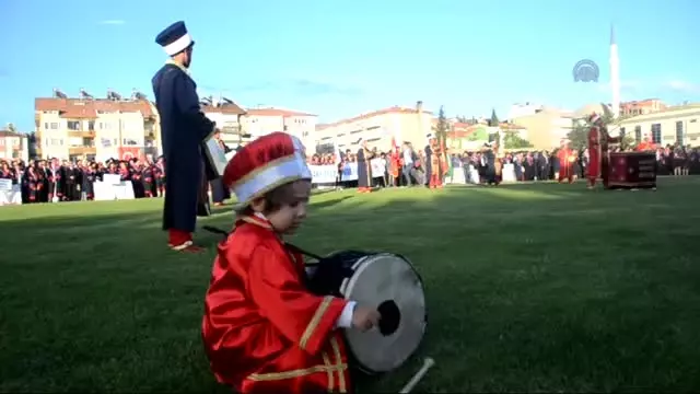 MAKÜ'de Mezuniyet Töreni Coşkusu