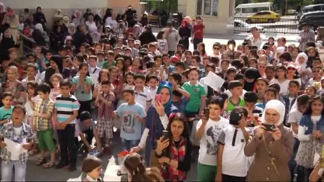 Yabancı Öğrencilerden Suriyeliler İçin 'El Ver' Projesi Yabancı Öğrencilerden Suriyeliler İçin 'El Ver' Projesi
