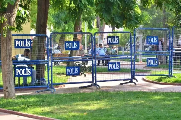 Soma'da 301 Madencinin Can Verdiği Facia Davası Yine Ertelendi Soma'da 301 Madencinin Can Verdiği Facia Davası Yine Ertelendi