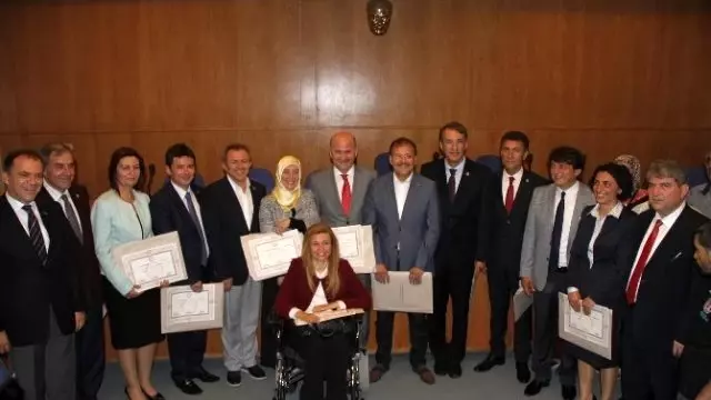 Bursa Milletvekilleri Mazbatalarını Aldı Bursa Milletvekilleri Mazbatalarını Aldı