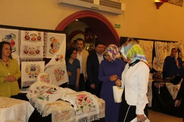 Halk Eğitim Merkezi Yıl Sonu Sergisini Açtı Halk Eğitim Merkezi Yıl Sonu Sergisini Açtı