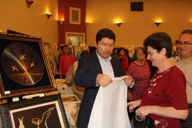 Halk Eğitim Merkezi Yıl Sonu Sergisini Açtı Halk Eğitim Merkezi Yıl Sonu Sergisini Açtı