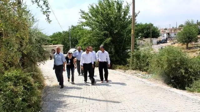 Samsat'ın Taşkuyu Köyüne Parke Taşı Döşeniyor