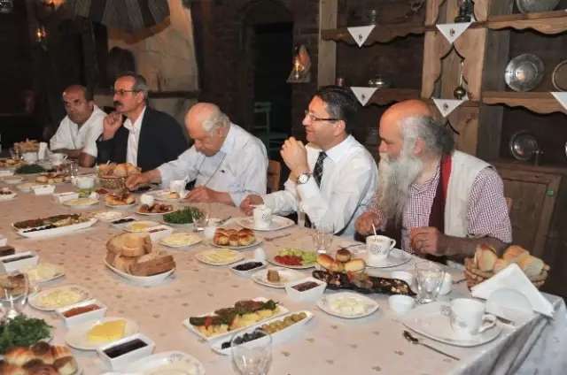 Türk Edebiyatının Önemli İsimleri Altınköy�de Haberler