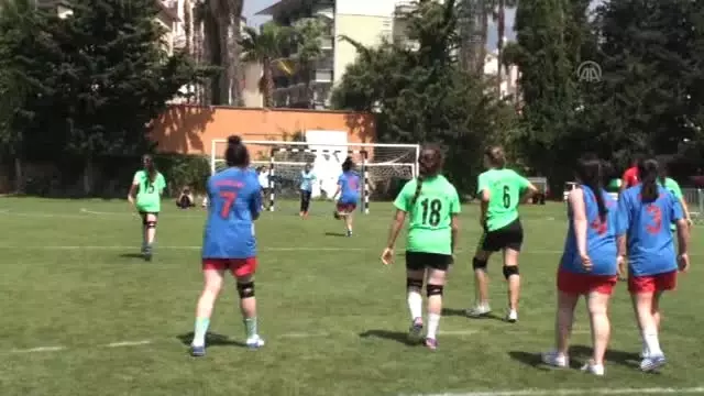 Alanya'da Düzenlenen Hentbol Turnuvaları Başladı Alanya'da Düzenlenen Hentbol Turnuvaları Başladı