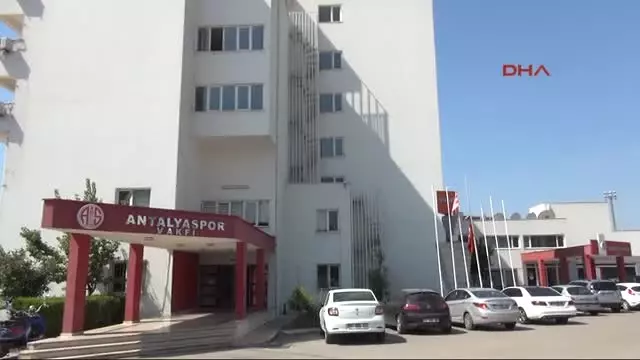 Antalyaspor Yönetimine Ronaldinho ile Eto'o' Tepkisi