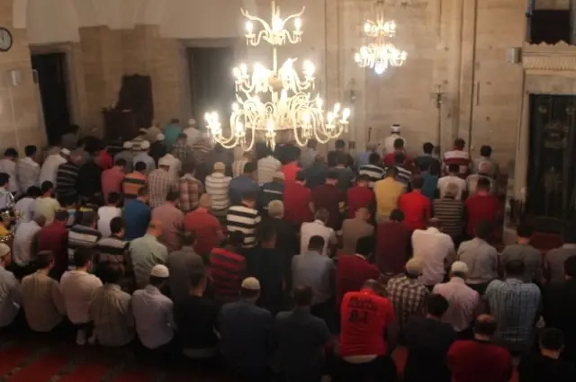Mübarek Ramazan Ayının İlk Teravih Namazı Kılındı