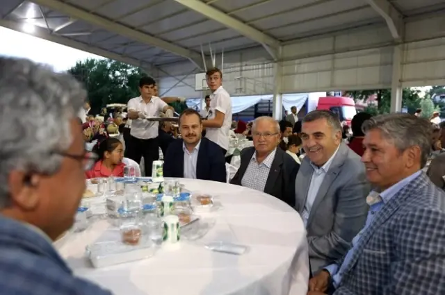 Söğütlü, Kardeşlik Sofralarında Buluştu Söğütlü, Kardeşlik Sofralarında Buluştu