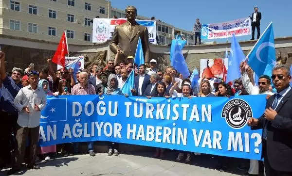 Kayseri'de Çin Bayrağı Yakıldı