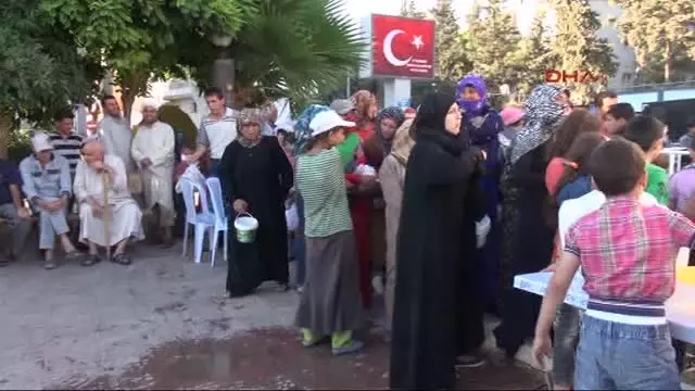 Reyhanlı'da 2500 Kişiye Yemek Dağıtıldı
