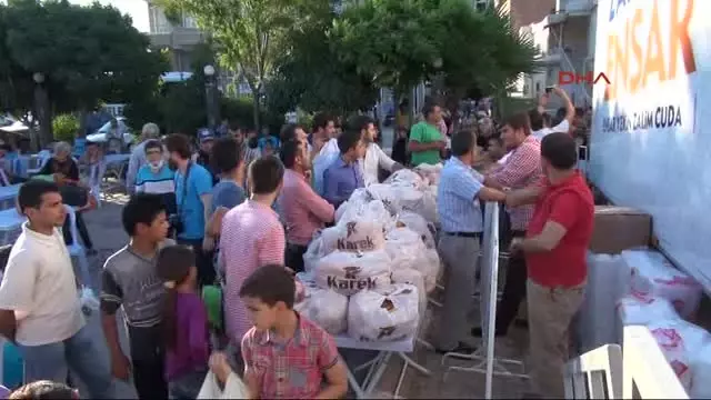 Reyhanlı'da 2500 Kişiye Yemek Dağıtıldı