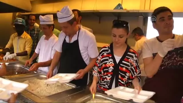 AK Parti Gençlik Kolları'ndan Suriyeli Türkmenlere İftar