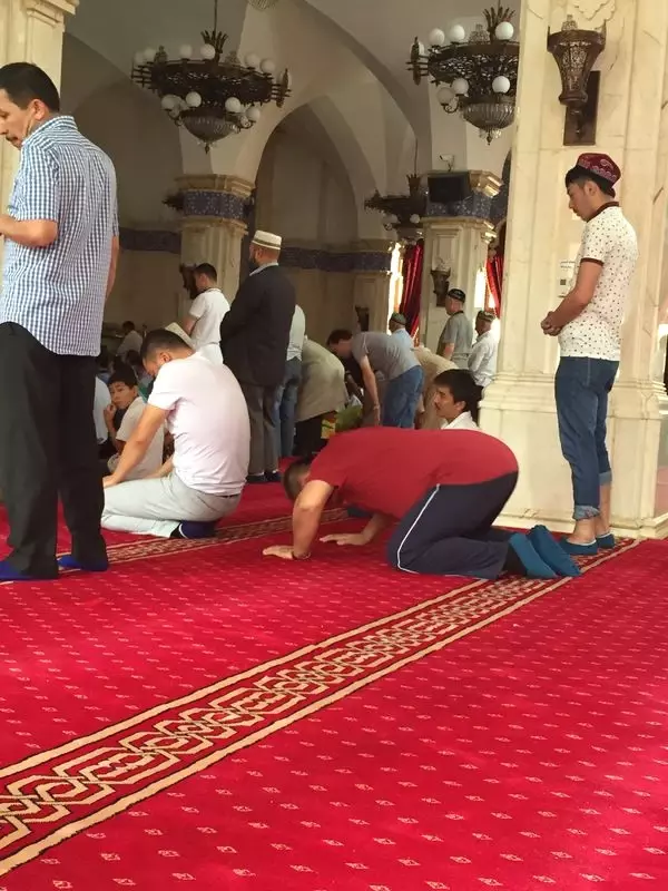 Anadolu Ajansı Uygur Özerk Bölgesi'ne Gitti: Oruç Yasağı Bildirimi Yok Anadolu Ajansı Uygur Özerk Bölgesi'ne Gitti: Oruç Yasağı Bildirimi Yok