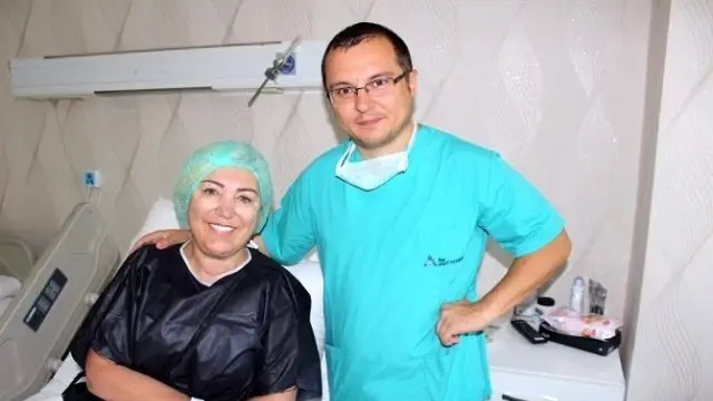 Ünlü Sanatçının Ablası Operasyon Geçirdi Ünlü Sanatçının Ablası Operasyon Geçirdi