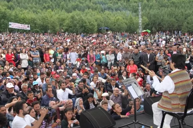 Ata'nın Silüetine Bulut Engeli