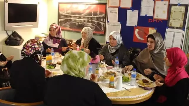Türk ve Almanlar Birlikte İftar Yaptı