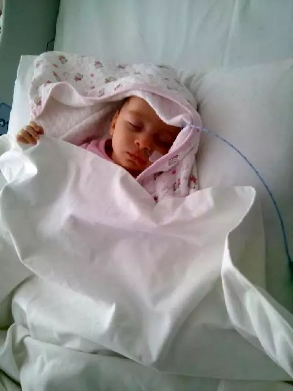 Su Diye Turşu Asidi İçirilen 2 Aylık Bebek Yaşam Savaşı