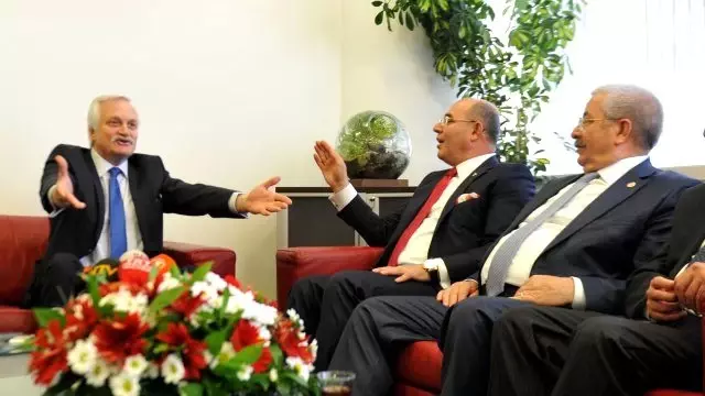CHP ve MHP Arasında Gerilim Dolu Bayram Ziyareti CHP ve MHP Arasında Gerilim Dolu Bayram Ziyareti