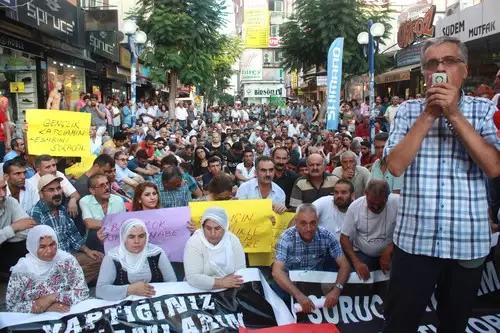 Suruç Protestocularına Ateş Açıldı: 2 Yaralı Suruç Protestocularına Ateş Açıldı: 2 Yaralı