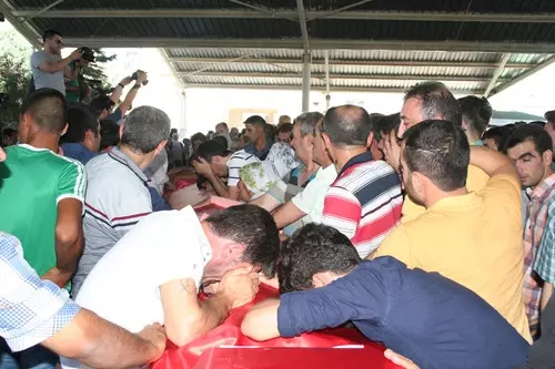 Suruç'taki Terör Saldırısında Ölenler, Gaziantep'ten Törenle Uğurlandı Suruç'taki Terör Saldırısında Ölenler, Gaziantep'ten Törenle Uğurlandı