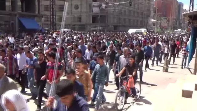Suruç'taki Terör Saldırısı - İngilizce Öğretmeni Aksu'nun Cenazesi
