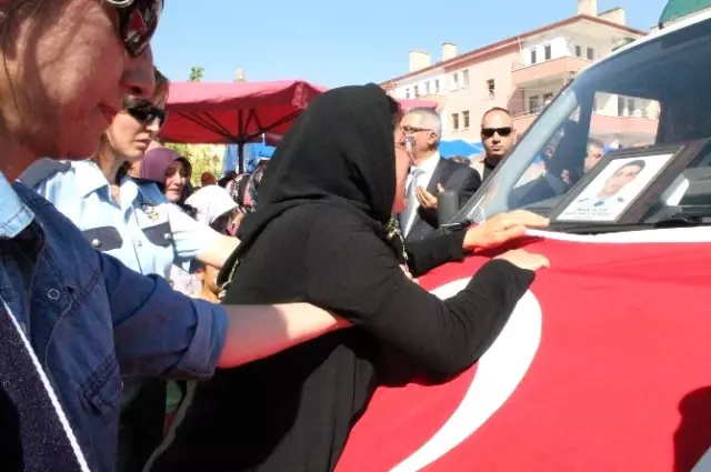 Şehit Okan Acar'ın Annesi: Senin Evin Burası Kalk Oğlum