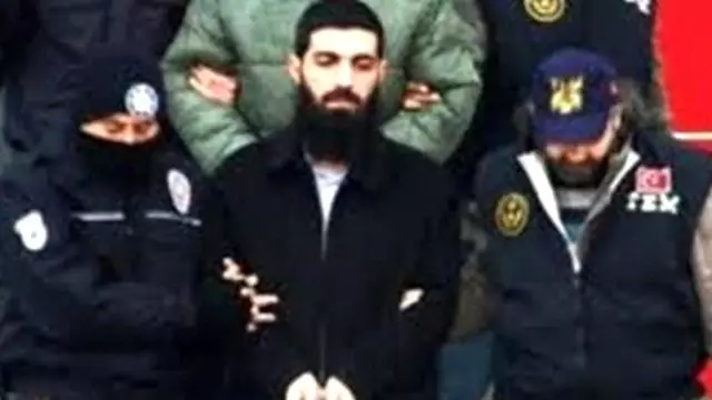 El Kaide Yöneticisi Olduğu İddia Edilen Şüpheli Gözaltına Alındı El Kaide Yöneticisi Olduğu İddia Edilen Şüpheli Gözaltına Alındı