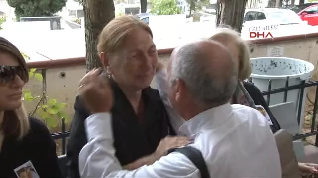 Esen Yeşilırmak ve Oğlu Son Yolculuklarına Uğurlandı