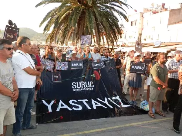 Suruç'ta Ölenler Foça'da Anıldı Suruç'ta Ölenler Foça'da Anıldı