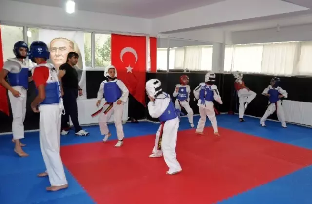 Sessiz Fırtına Dünya Şampiyonası'na Hazırlanıyor Sessiz Fırtına Dünya Şampiyonası'na Hazırlanıyor