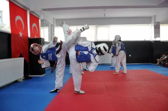 Sessiz Fırtına Dünya Şampiyonası'na Hazırlanıyor Sessiz Fırtına Dünya Şampiyonası'na Hazırlanıyor