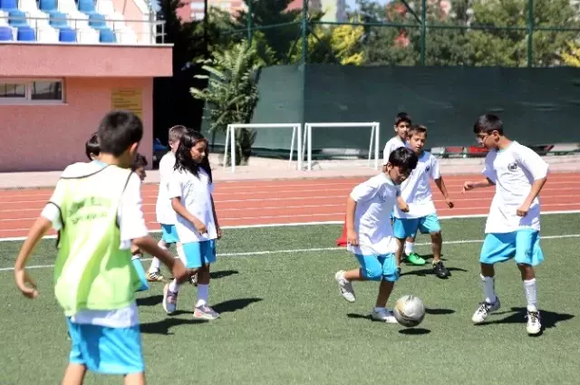 Kızdan Futbolcu mu Olur' Tabusunu Yıkıyorlar Kızdan Futbolcu mu Olur' Tabusunu Yıkıyorlar