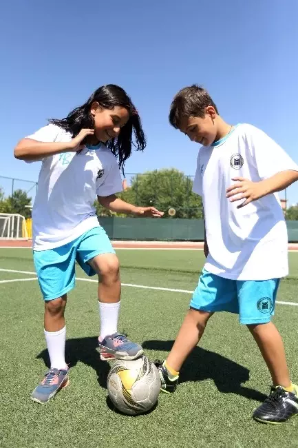 Kızdan Futbolcu mu Olur' Tabusunu Yıkıyorlar Kızdan Futbolcu mu Olur' Tabusunu Yıkıyorlar