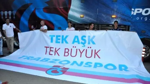 Trabzonspor'a Olaylı Karşılama Trabzonspor'a Olaylı Karşılama