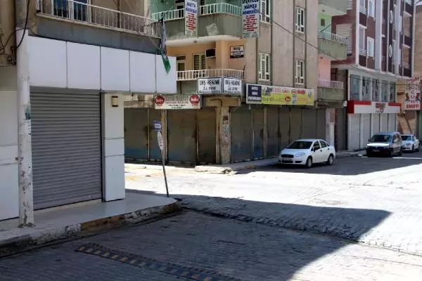 Silopi'de Esnaf YPG'li Cenazeleri İçin Kepenk Açmadı