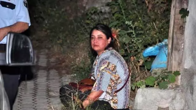 Bıçakladığı Eşinin Ardından Gözyaşı Döktü
