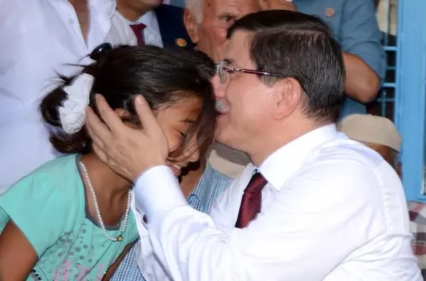 Başbakan Davutoğlu ve Genelkurmay Başkanı Özel, Suriye Sınırında