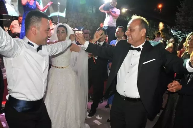 Kastamonu Belediye Başkanı Tahsin Babaş, Oğlunu Evlendirdi