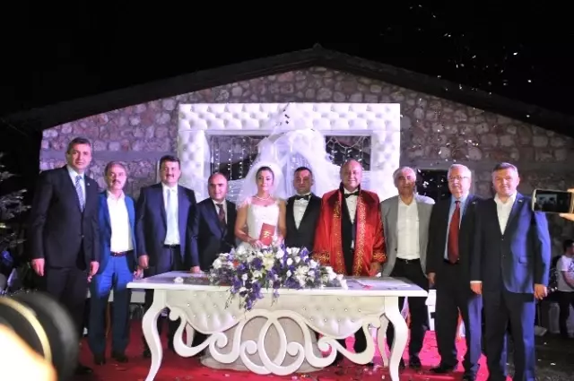 Kastamonu Belediye Başkanı Tahsin Babaş, Oğlunu Evlendirdi