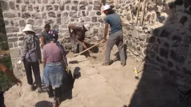 Niksar Kalesi Gün Yüzüne Çıkarılıyor Niksar Kalesi Gün Yüzüne Çıkarılıyor