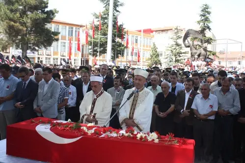 Turhal Şehidini Uğurladı