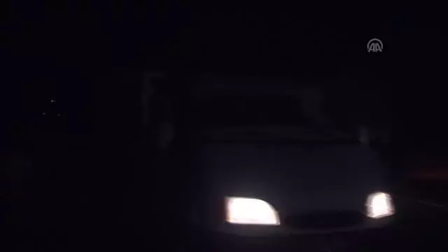Tunceli'de Yol Kesen Teröristler Bir Tırı Ateşe Verdi Tunceli'de Yol Kesen Teröristler Bir Tırı Ateşe Verdi