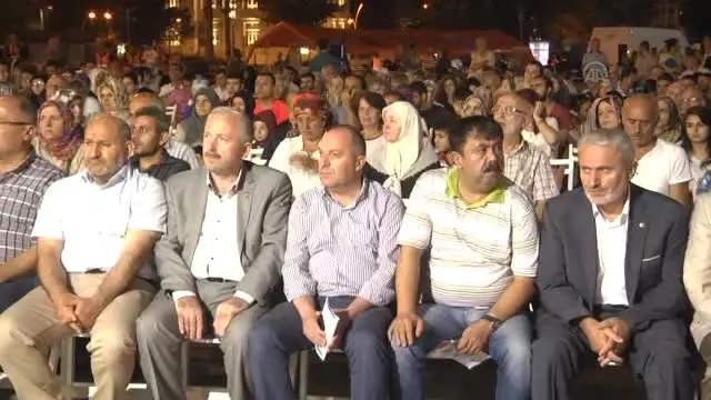 Sakarya'da Marmara Depreminde Ölenler Anıldı Sakarya'da Marmara Depreminde Ölenler Anıldı