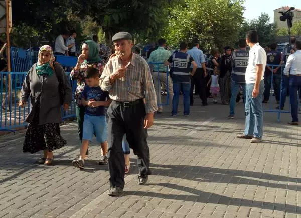 Soma Faciası Davasında Sanık Ramazan Doğru: Yeni Maden Sahası İçin İşçilerle AK Parti Mitingine... Soma Faciası Davasında Sanık Ramazan Doğru: Yeni Maden Sahası İçin İşçilerle AK Parti Mitingine...