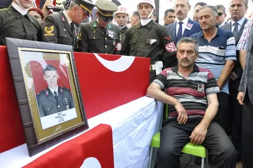 Şehit Jandarma Teğmen Turan, Gözyaşları Arasında Toprağa Verildi