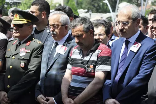 Şehit Jandarma Teğmen Turan, Gözyaşları Arasında Toprağa Verildi