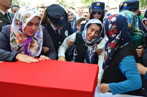 Şehit Jandarma Teğmen Turan, Gözyaşları Arasında Toprağa Verildi