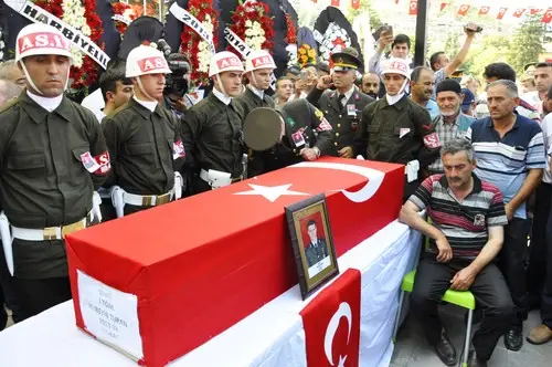 Şehit Jandarma Teğmen Turan, Gözyaşları Arasında Toprağa Verildi